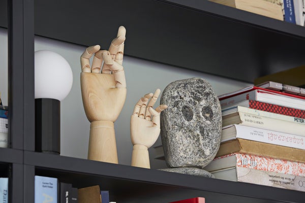 Wooden Hand van HAY Wooden Hand van HAY bij Nijhof