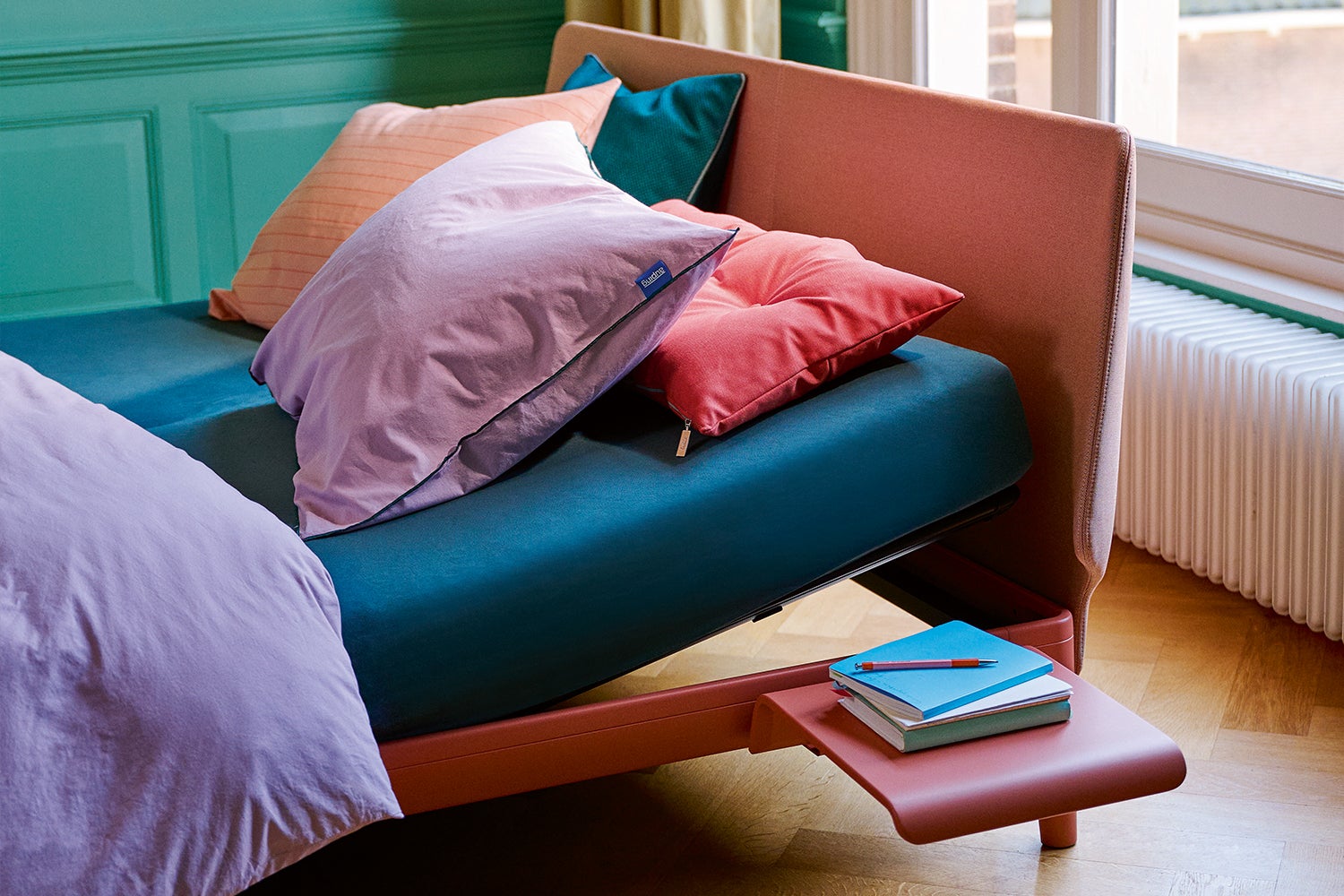 Essential bed van Auping bij Nijhof